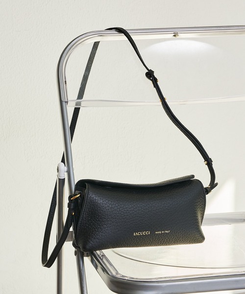 美品■IACUCCI オールレザー ショルダーバッグ　ブラック ウエストポーチ IACUCCI（イアクッチ） ショルダーバッグ バッグ ラーナ SD ALCE