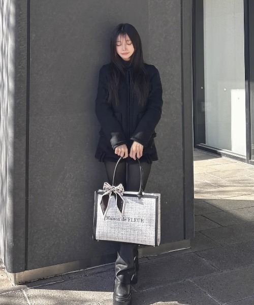 Maison de FLEUR（メゾンドフルール） トートバッグ ツイードフリル 