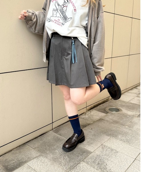 DOUBLE NAME（ダブルネーム） スカート チャーム付きサイドプリーツ