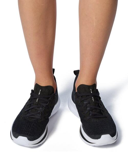 アンダーアーマーベロシティ4 レディース24.0 UNDER ARMOUR（アンダーアーマー） スニーカー UAベロシティ4