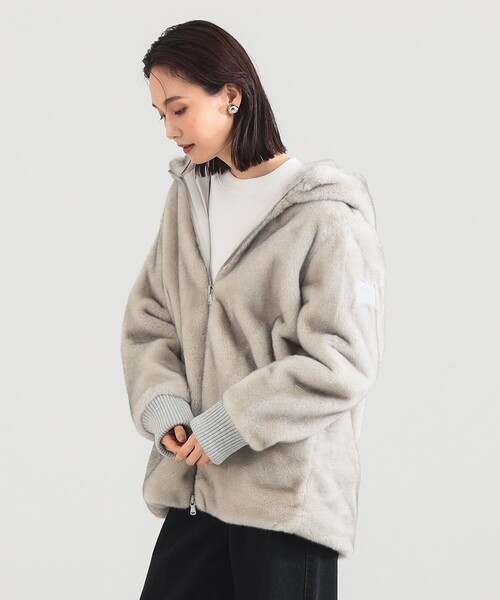 ♦︎TATRAS♦︎フード付きボアジャケット グレー 極美品】TATRAS タトラス ボアブルゾン 2024AW フェイクファー