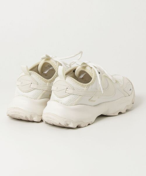 r*a様 NIKE TC7900 24cm スニーカー ホワイト シンプル NIKE（ナイキ） ローカットスニーカー 24cm ホワイト レディース