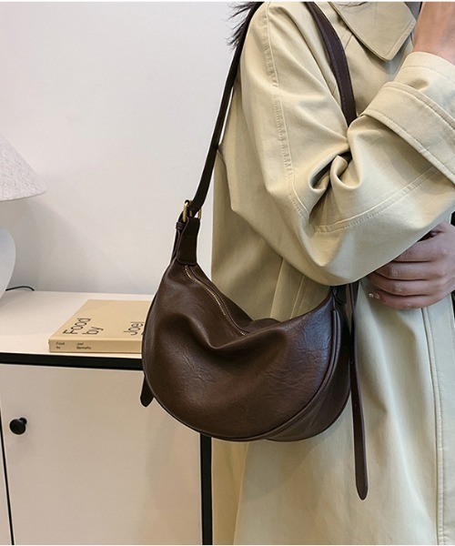 ショルダーバッグ バッグ ハーフムーンワンハンドルショルダー