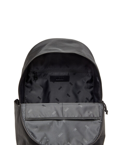 美品✨　DIESEL　リュック　黒　レザー　V字ジッパー　金具ロゴ DIESEL ディーゼル ロゴ リュック・デイパック レザー レディース