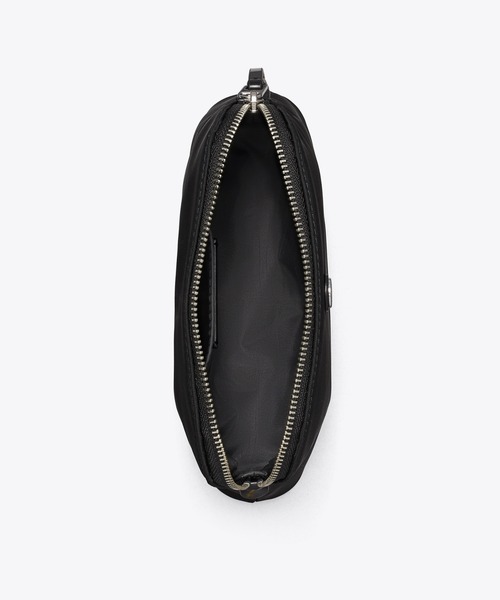 美品 Tory Burch ポーチ ブラック ナイロン TORY BURCH（トリーバーチ） ポーチ ドーム ナイロン スモール