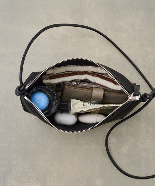 IACUCCI（イアクッチ） ショルダーバッグ バッグ 「予約」アーゴ