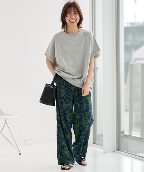 ワイドパンツ パンツ 「WEB限定追加」コントラストフラワープリントパンツ レディースの画像