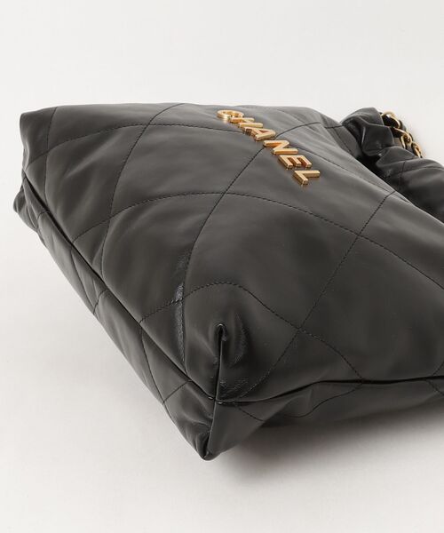 シャネル22シャイニーカーフチェーンショルダー CHANEL（シャネル） シャネル22 スモール シャイニーカーフスキン
