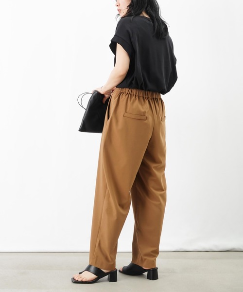 【新品】lululemon パンツ（茶）テーパード　S LADY LUCK LUCA（レディラックルカ） パンツ LC/LLL タックテーパード