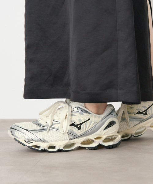 スニーカー MIZUNO Women Sneakers MI D1GA2511 W PRISTI11725 WHITE IENA スニーカー MIZUNO/ミズノ Wave Prophecy LS D1GA2511