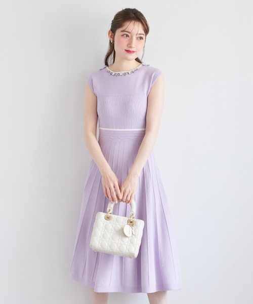 リボン＆ビジュー付き配色ライン入りプリーツニットワンピース tocco closet ワンピース リボン＆ビジュー付き配色ライン入り