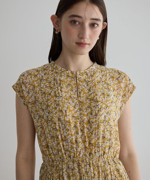 YECCA VECCA ワンピース 小花柄プリーツワンピース : ZOZOTOWN