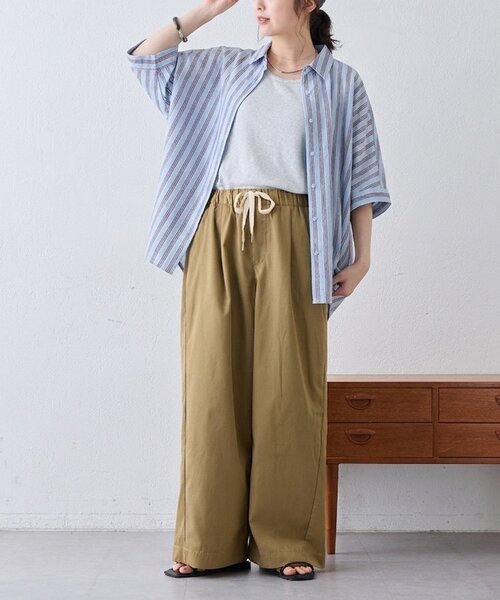 ブラウス シャツ 「さらっと快適/二の腕カバー」綿麻袖ギャザー裾リボンバルーンシャツ レディースの画像