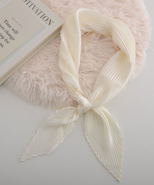 MUVEIL スカーフ リボン フーディー ホワイト白　花柄　40 c009e1e9749940f116dd098ad58268