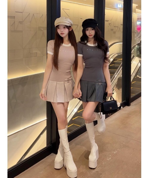 Darich ダーリッチ ベルトデザインロゴプリーツニットミニワンピース Darich（ダーリッチ） ワンピース ベルトデザインロゴプリーツニット