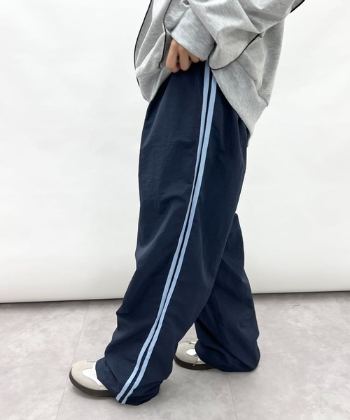 タグ付き未使用✨THE NEW HOUSEトラックパンツ ネイビー サイドライン タグ付き未使用✨THE NEW HOUSEトラックパンツ ネイビー サイド