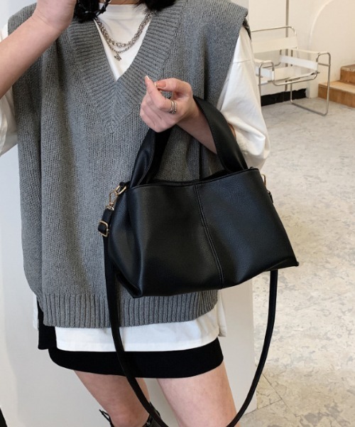 未使用級 ラウンドワンショルダー ハンドバッグ ショルダーバッグ バッグ round moon shoulder bag／ワンハンドル
