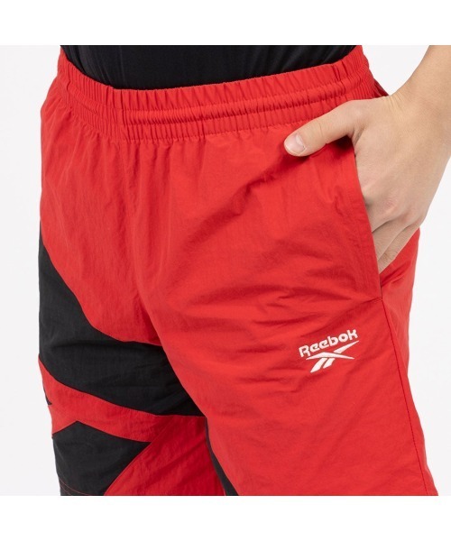 s*s様 F.C.R.B. カーゴショーツ ブラック レッド Reebok（リーボック） パンツ クラシック ベクター ウーヴン ショーツ