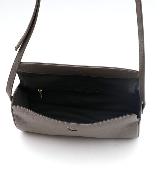 ❤新品❤【COOCO】シュリンクレザー 筒形カブセ ショルダーバッグ 革 牛革 COOCO（クーコ） ショルダーバッグ バッグ 「牛革」シュリンクレザー筒