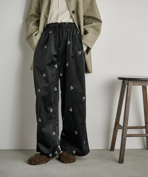 THE Yon パンツ フラワーエンブロイダリーベロアイージーパンツ