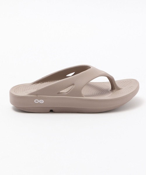 「OOFOS」 ビーチサンダル MEDIUM ライトグレー レディース_画像9