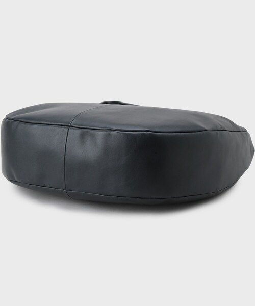 tk.TAKEO KIKUCHI（ティーケータケオキクチ） ショルダーバッグ 「牛革