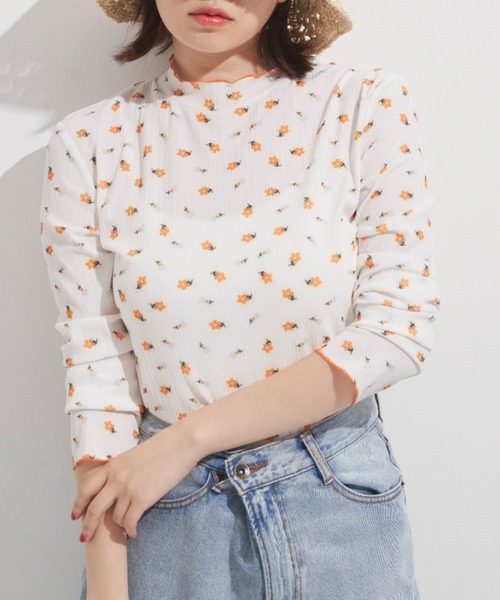 MERLOT tシャツ Tシャツ 小花柄メロートップス レディース