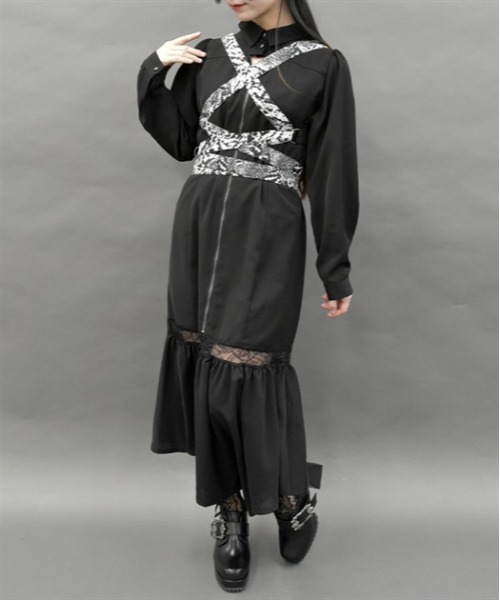 axes femme POETIQUE ワンピース スネークベルトロングワンピース