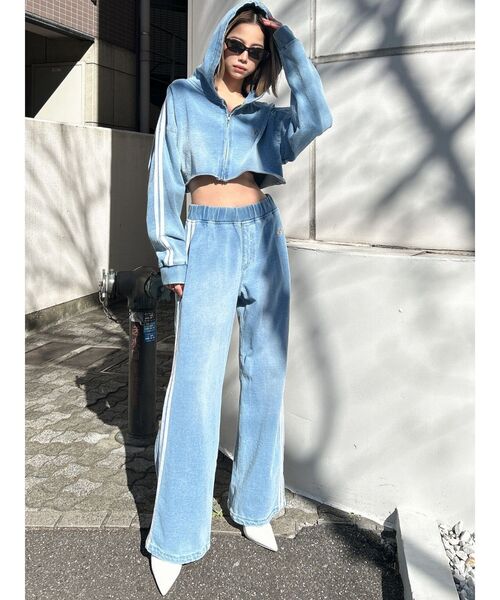 GD SIDE 2ラインカットデニムワイドパンツ GD SIDE 2ラインカットデニムワイドパンツ - メルカリ