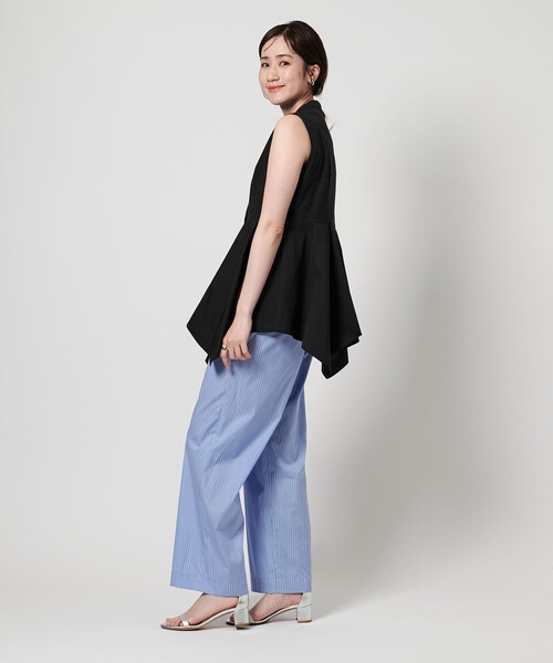 UNITED ARROWS 黒 パフスリーブ 半袖シャツ　ブラウス　ペプラム UNITED ARROWS（ユナイテッドアローズ）の「Vネック