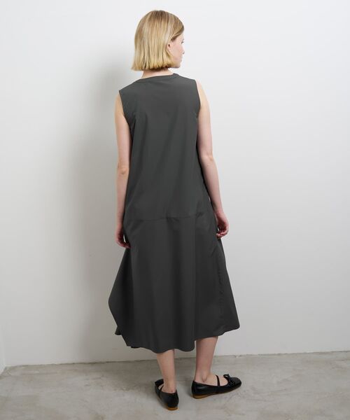 新品⁑シンメ　板谷由夏さんノースリーブバックオープンフレアワンピース リネン M 新品⁑シンメ 板谷由夏さんノースリーブバックオープンフレア