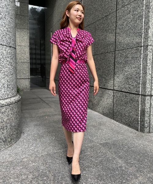 PINKY&DIANNE ジオメトリックリボンブラウスブラウス ジオメトリックプリントクロスリボンブラウス | PINKY&DIANNE