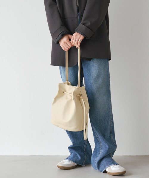 russet ショルダーバッグ バッグ レザー巾着バケットバッグ