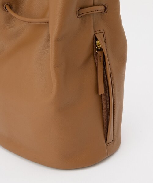 【新品タグ付き】russetバケツ型巾着ショルダーバッグ russet（ラシット）の「［実用性のあるカゴバッグ］バケツ型巾着