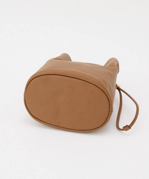 russet ショルダーバッグ バッグ レザー巾着バケットバッグ