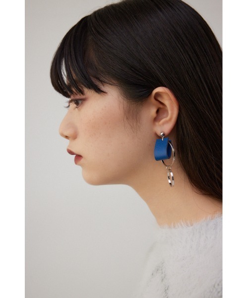 AZUL BY MOUSSY（アズールバイマウジー） ピアス バイカラーフェイク