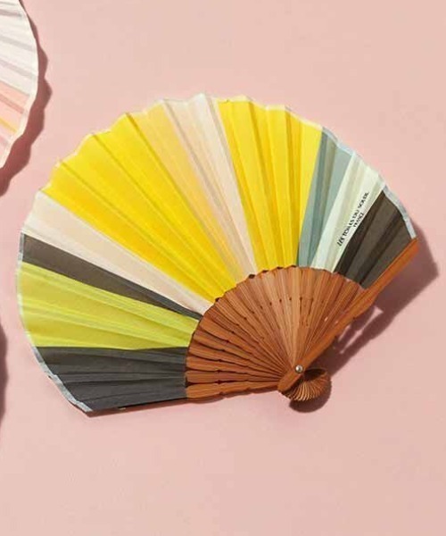 ＬＥＳ　ＴＯＩＬＥＳ　ＤＵ　ＳＯＬＥＩＬ×ＩＥＤＩＴ　暑い日でも気分があがるマルチカラー扇子 レディース | IEDIT | 02