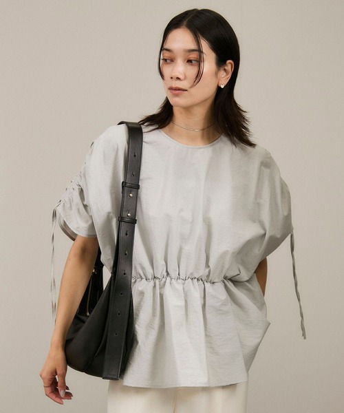 サロンアダムロペ　スプリットレザームーンショルダー バッグ SALON adam et rope'（サロン アダム エ ロペ） ショルダーバッグ