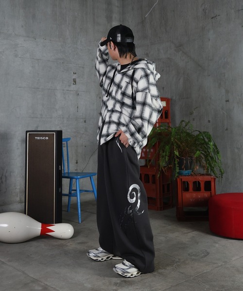 スウェットパンツ ジャージ AW メタルプリント トライバルワイド