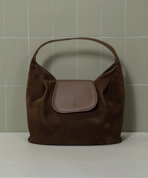 lawgy（ラウジー） ハンドバッグ brushed material flap point bag 
