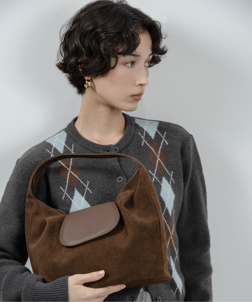 lawgy（ラウジー） ハンドバッグ brushed material flap point bag 