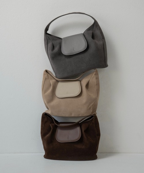 lawgy（ラウジー） ハンドバッグ brushed material flap point bag