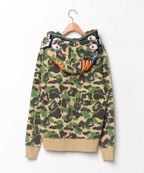 A BATHING APE（アベイシングエイプ） カモフラージュ柄 シャーク