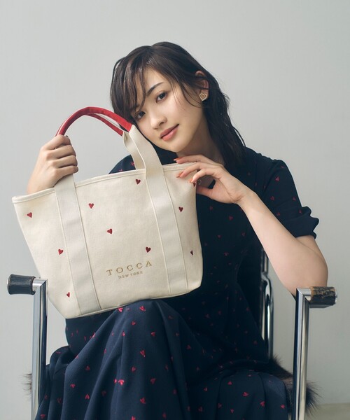 【使い勝手抜群♪】トッカ トートバッグ 大人気♡ TOCCA トートバッグ LUCKY SHOWER CANVASTOTE キャンバス