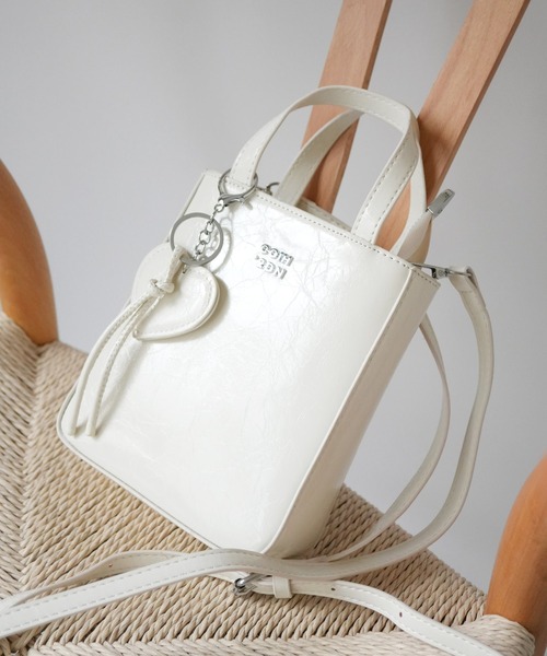 Port（ポート） ショルダーバッグ バッグ 「 」 チャーム付き 2WAY