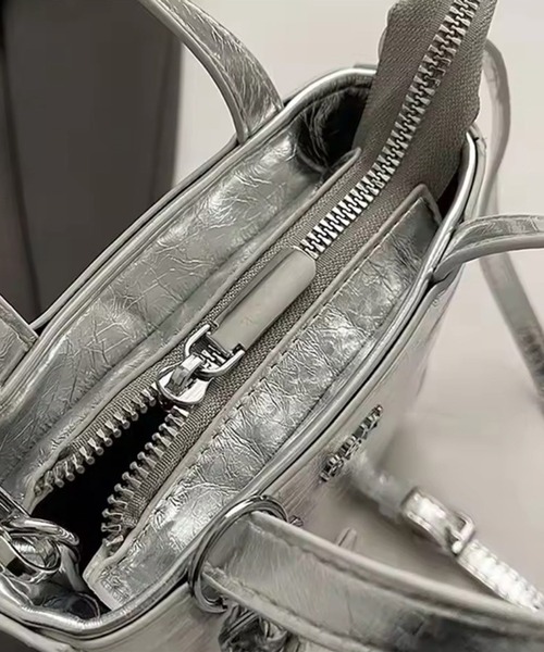 Port（ポート） ショルダーバッグ バッグ 「 」 チャーム付き 2WAY