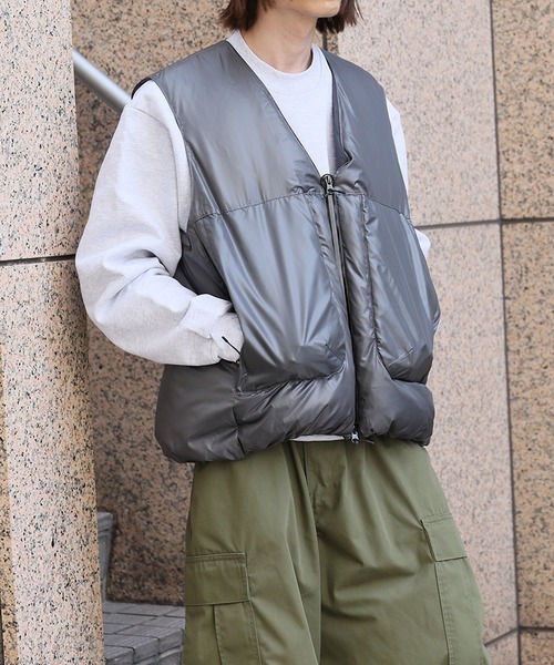 最終値下げFEAT フィート MAYS #STEEL [F270] ダウンベスト 新品未使用品 定価44000円 FEAT ダウンベスト MAYS ブラック