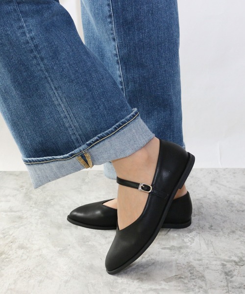 ヨシト　ポインテッドトゥ　Vカット　ストラップパンプス　ブラック　24、5cm Fin（フィン） パンプス ポインテッドトゥVカットストラップシューズ