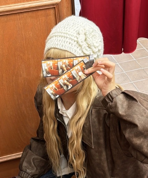 CELENA BEATS ニット帽 ニットキャップ ローズモチーフスパンコール