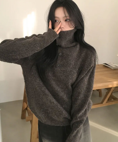 ニット セーター フィンガーホール付き タートルネックリブニット